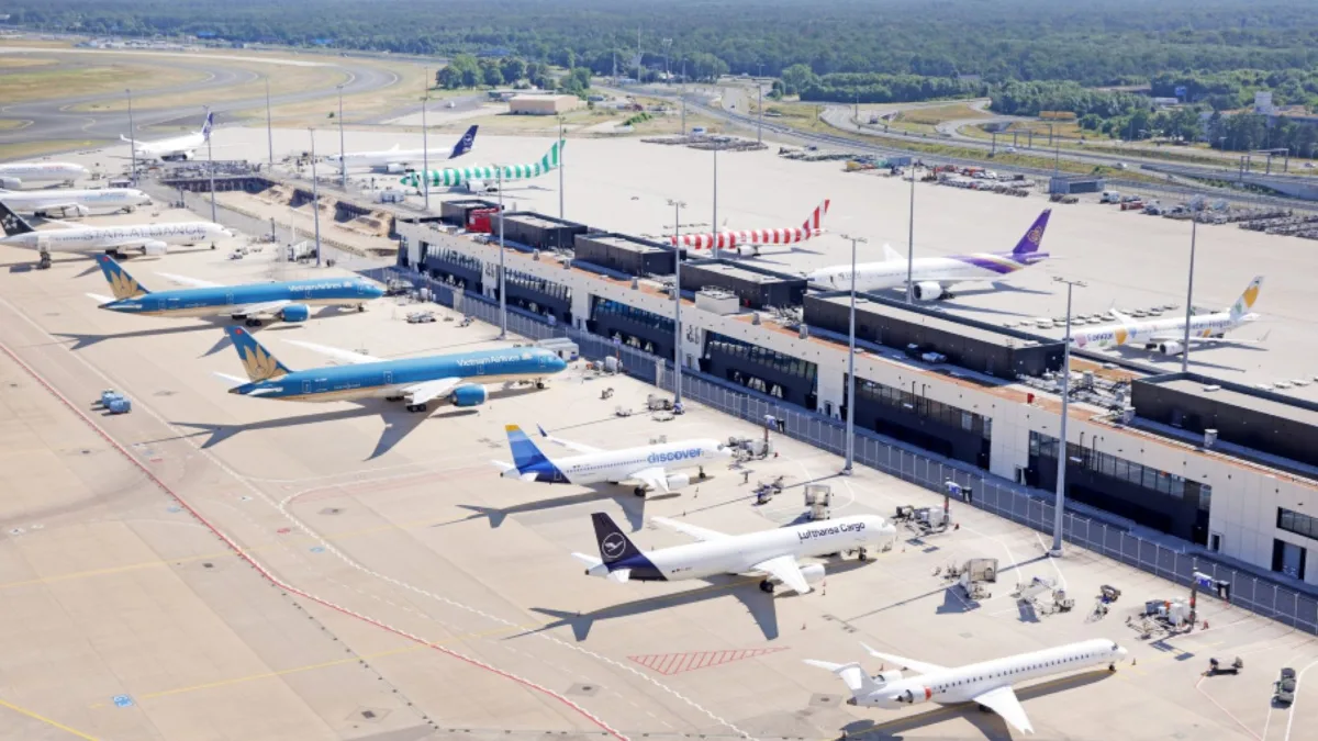 f4930268e033-Frankfurt-Flughafen-Terminal-3-Fraport Frankfurt Flughafen Terminal 3