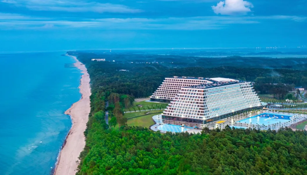 Hotel Gołębiewski im polnischen Pobierowo Nur unweit von Usedom hat im Sommer 2026 an der polnischen Ostseeküste das Gołębiewski Hotel eröffnet