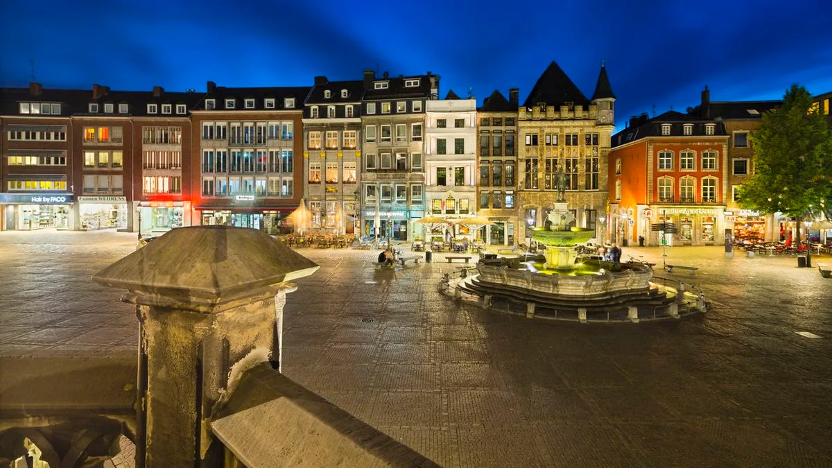 f58205a6ccb5-Aachen-Marktplatz-Foto-iStock-MichaelUtech Aachen Marktplatz Foto iStock MichaelUtech