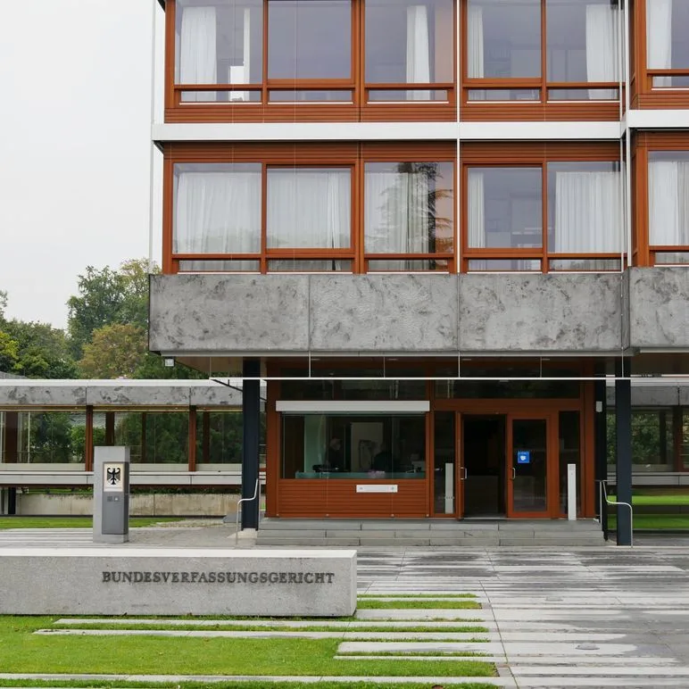Bundesverfassungsgericht Verfassungsgericht Karlsruhe Foto iStock Clarini