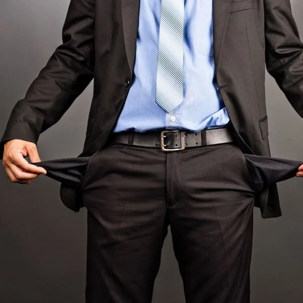 Insolvenz Pleite leere Taschen 600 600 Foto iStock jinga80 Insolvenz Pleite leere Taschen 600 600 Foto iStock jinga80