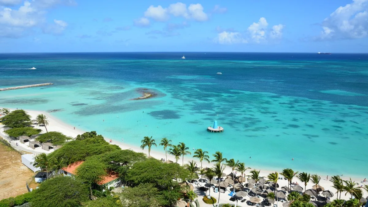 Aruba Strand Palmen symbol Foto iStock Steve Link Aruba Strand Palmen symbol Foto iStock Steve Link