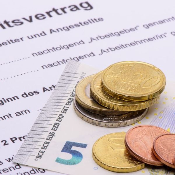 Lohn Gehalt Geld Quadrat Foto iStock filmfoto