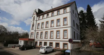 Domus Cura Taubenfeld Quierschied Die Probleme in der Seniorenresidenz im Taubenfeld: Fachkräftemangel, hohe Kosten für externes Personal, gestiegene Betriebskosten und keine ausreichende Belegung