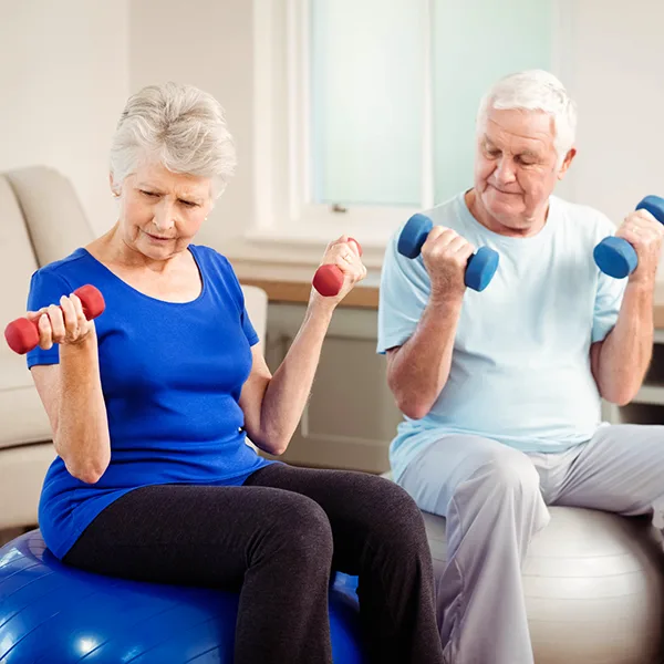 Fitness Mann Frau Hantel iStock Wavebreakmedia.jpg