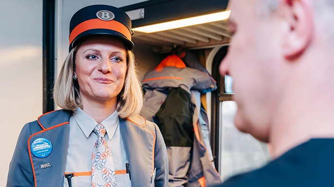Zugbegleiterin HR Rail Belgien Zugbegleiterin