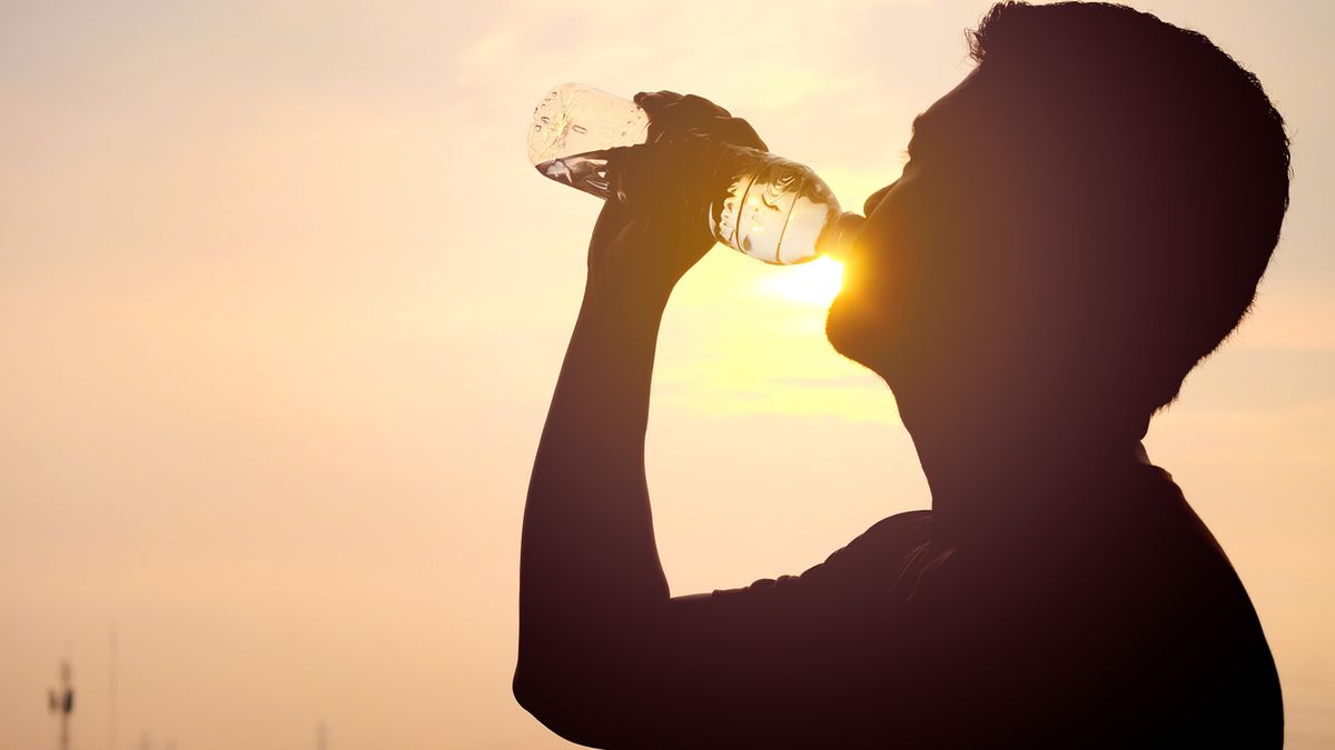 Hitze Symbol Trinken Foto iStock Oat Phawat