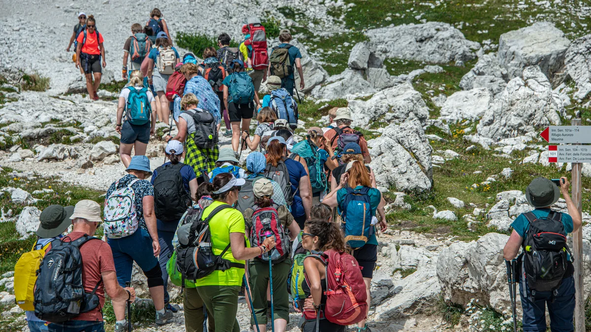 24e9ddf3d1b4-Overtourism-Dolomiten-iStock-FotoGablitz-1413424334 Overtourism Dolomiten