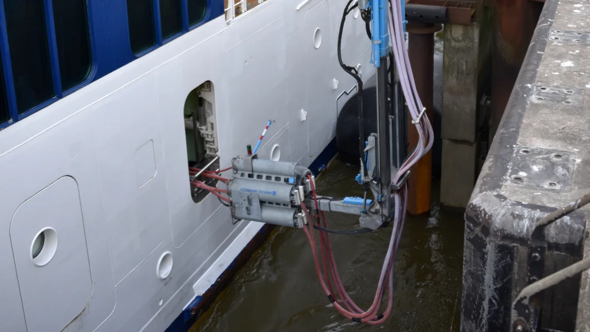 2cee85d95435-Hafen-Hamburg-Landstrom Hafen Hamburg Landstrom