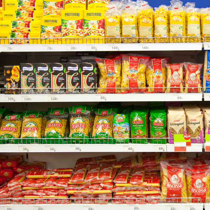 Lebensmittelregal Lebensmittel einkaufen Supermarkt