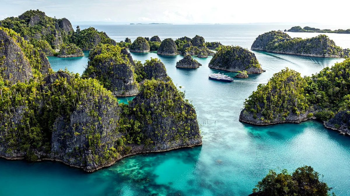 1738ccf8a3f7-Swan-Hellenic-Minerva-Indonesien-Raja-Ampat-Foto-Swan-Hellenic Swan Hellenic Minerva Indonesien Raja Ampat Foto Swan Hellenic.jpg