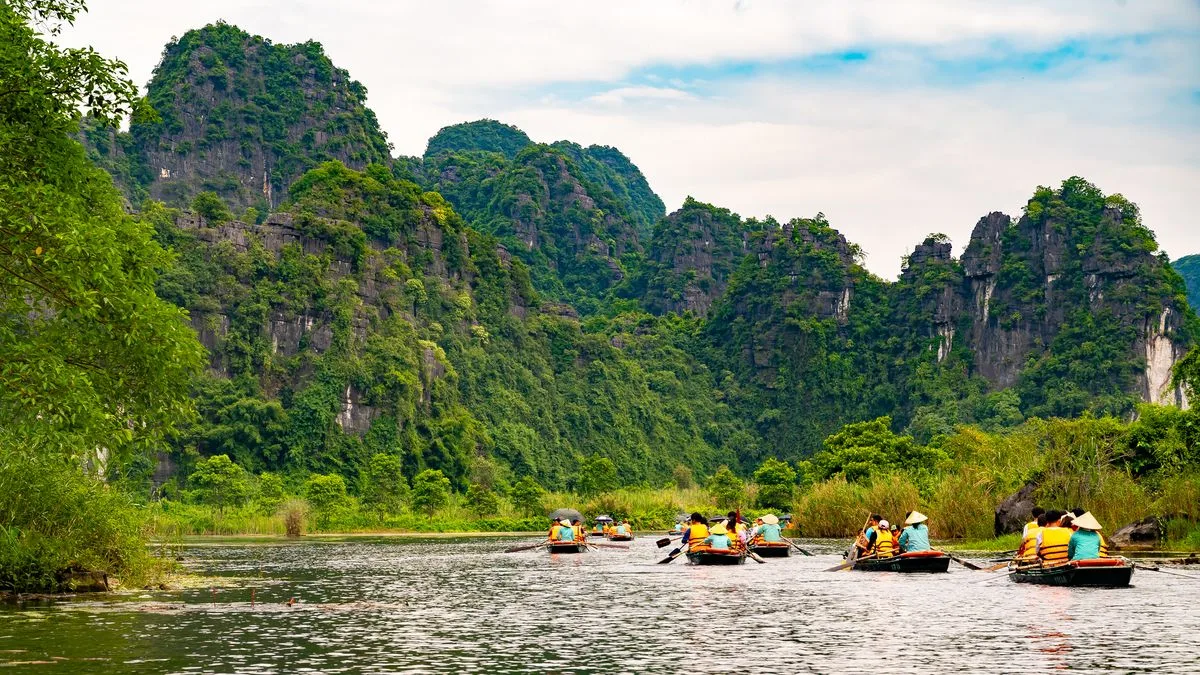 1af0ff9fec48-Vietnam-Trang-An-Foto-iStock-Nicknomi Vietnam Trang An Foto iStock Nicknomi