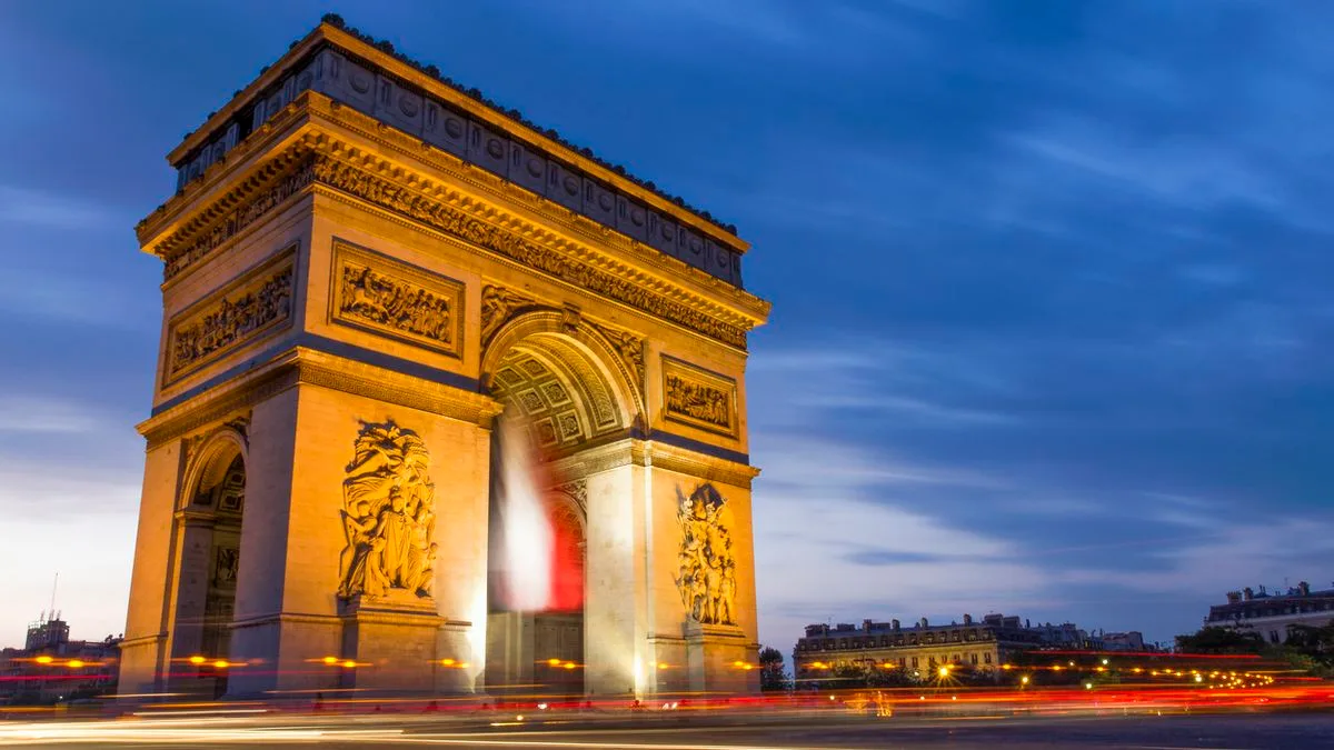 Paris Arc de Triomphe Foto iStock Sleg Frankreich Paris Arc de Triomphe Foto iStock Sleg