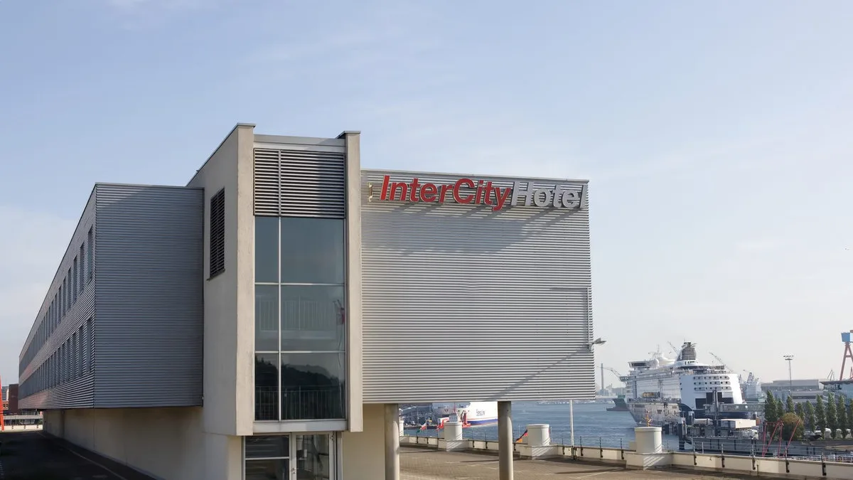 0a2e522748ab-Intercity-Kiel-Foto-H-World-International-Intercity-Kiel Intercity Kiel Foto Steigenberger