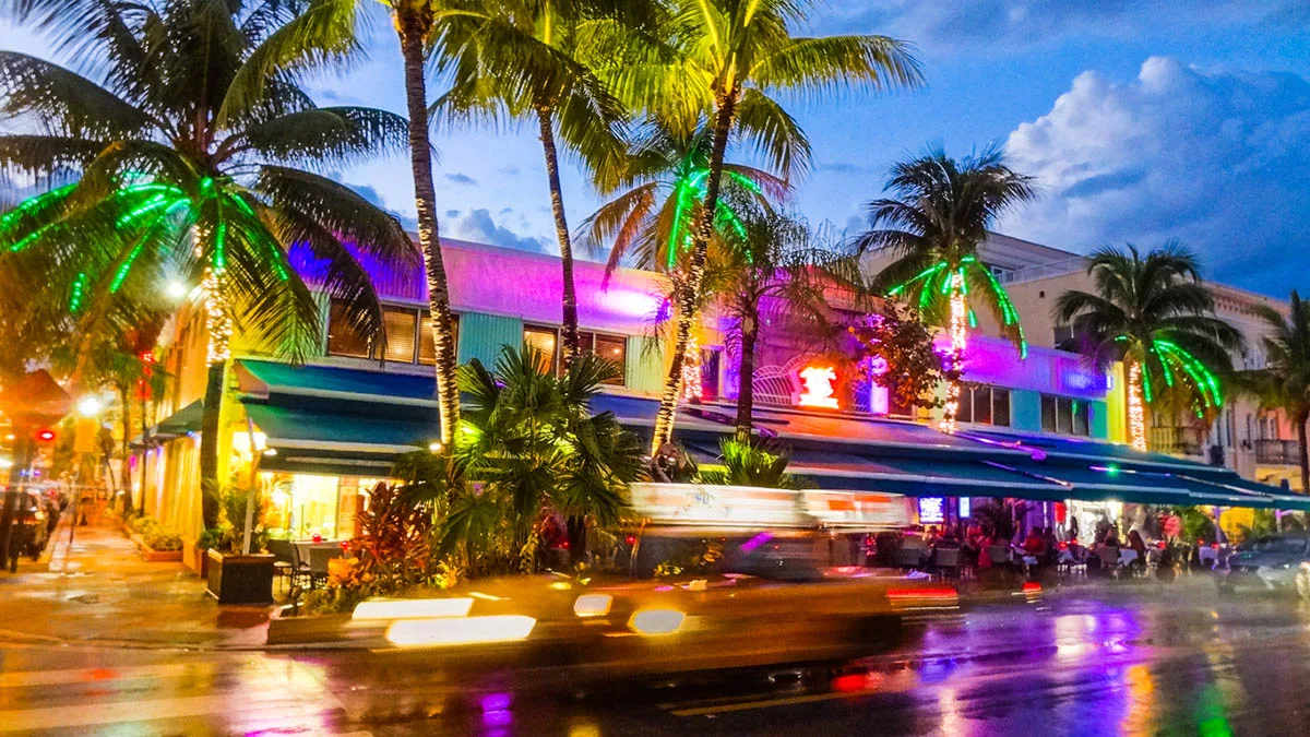 f671ff5e8000-USA-Miami-Ocean-Drive-iStock-S_Hoss-480702674 Miami Ocean Drive