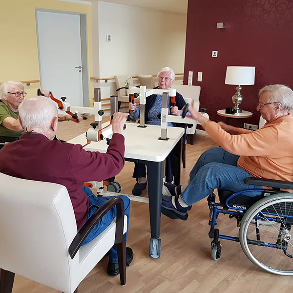 Plaudertisch Pflegeheim Foto Astro Sport