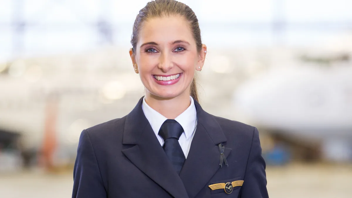 164592416d03-Lufthansa-Pilotin_Pilots_Crew_053.jpg_gen-midres Lufthansa-Pilotin