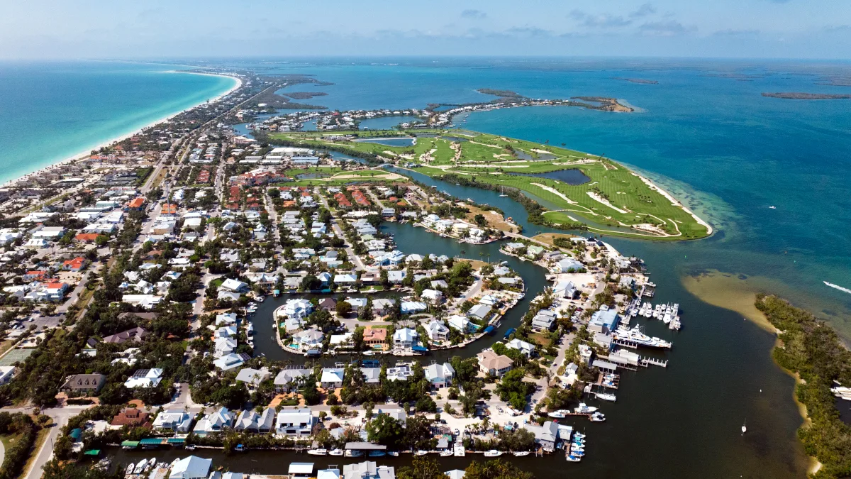 2e7e46b3439c-C-Fort-Myers-Islands-Beaches-and-Neighborhoods_Boca-Grande Fort Myers - Islands, Beaches and Neighborhoods_Boca Grande.jpg