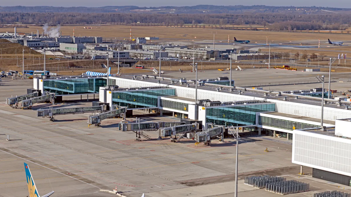 4307e7760274-Flughafen-Muenchen-Pier-Terminal-1 Flughafen München Pier Terminal 1.jpg