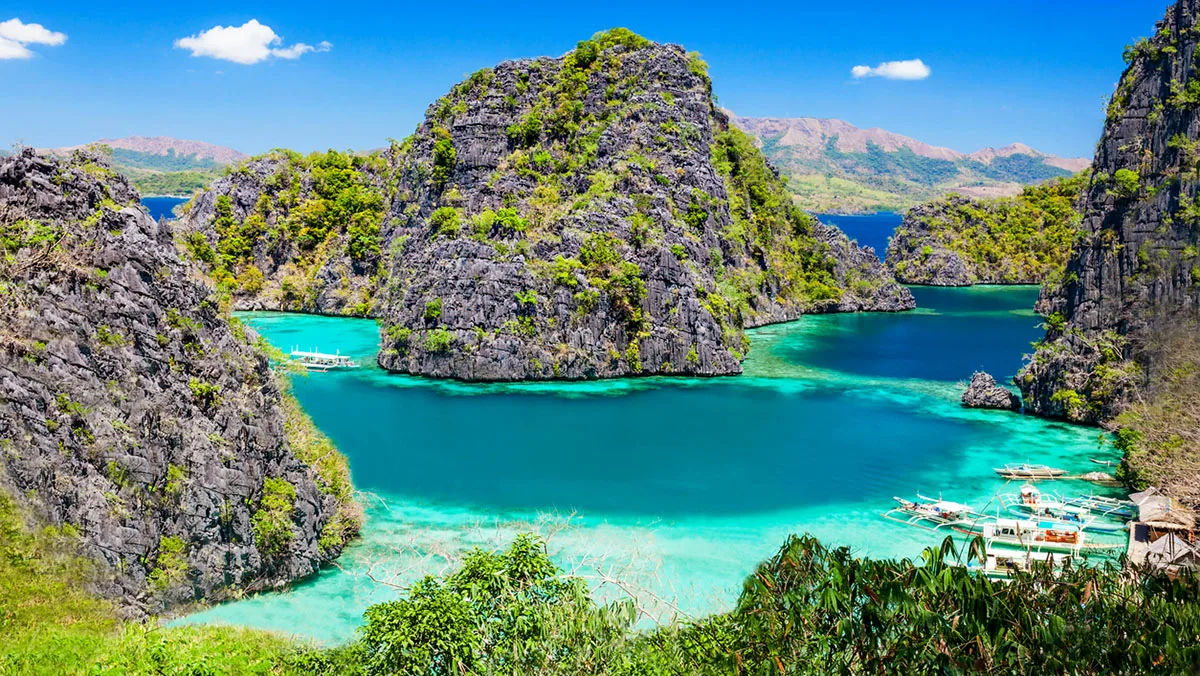 1b27ca0bfc64-Philippinen-Palawan-Blue-Lagoon-iStock-saiko3p-492624411 Palawan