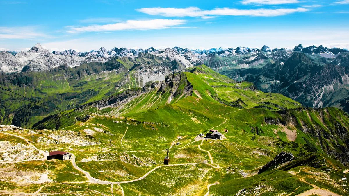 ae95b1af42e7-Oberstdorf-Allgaeu-Alpen-Foto-iStock-Irina-Shpulak Oberstdorf Allgäu Alpen Foto iStock Irina Shpulak