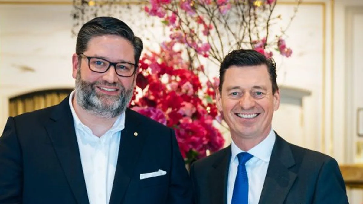 Hapag Lloyd Cruises Julian Pfitzner CEO HLC Ingo Peters Sprecher SDL Foto NiklasMarcHeinecke Hapag Lloyd Cruises Julian Pfitzner CEO HLC Ingo Peters Sprecher SDL Foto NiklasMarcHeinecke
