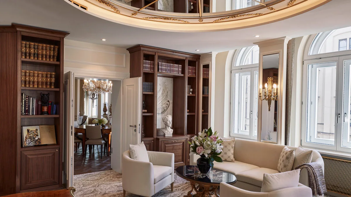 d515f98f11ca-Vier-Jahreszeiten-Kempinski-Muenchen-Ludwig-Suite-Bibliothek-Foto-Kempinski-Hotels Vier Jahreszeiten Kempinski München Ludwig Suite Bibliothek Foto Kempinski Hotels