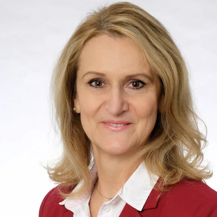 Indira Schmude-Basic
