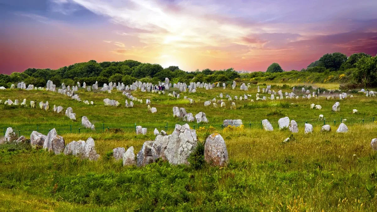 10195ee5cfef-Frankreich-Carnac-Menec-Foto-iStock-guy-ozenne Frankreich Carnac Menec Foto iStock guy ozenne