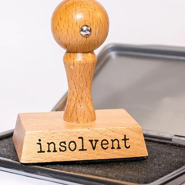 Insolvenz Quadrat Foto iStock Ralf Geithe Insolvenz Quadrat Foto iStock Ralf Geithe