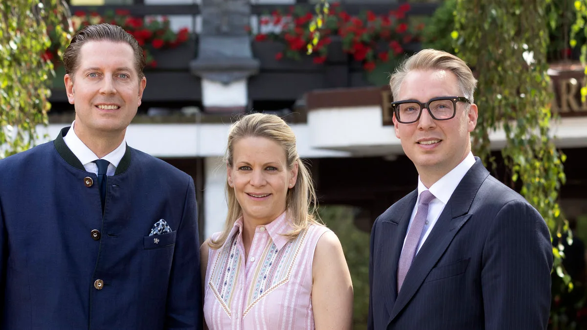73243ab68422-Hotel-Bareiss-Hannes-und-Britta-Bareiss-Clemens-Degenhadt-Hoteldirektor-Foto-Hotel-Bareiss Hotel Bareiss Hannes und Britta Bareiss, Clemens Degenhadt Hoteldirektor Foto Hotel Bareiss
