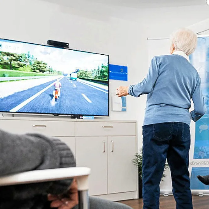 c75a0c47567d-4ac7be64-9138-11eb-8712-03a60f4dafef-1 Spielerische und interaktive Übungen fördert die memore Box sowohl kognitive als auch motorische Fähigkeiten