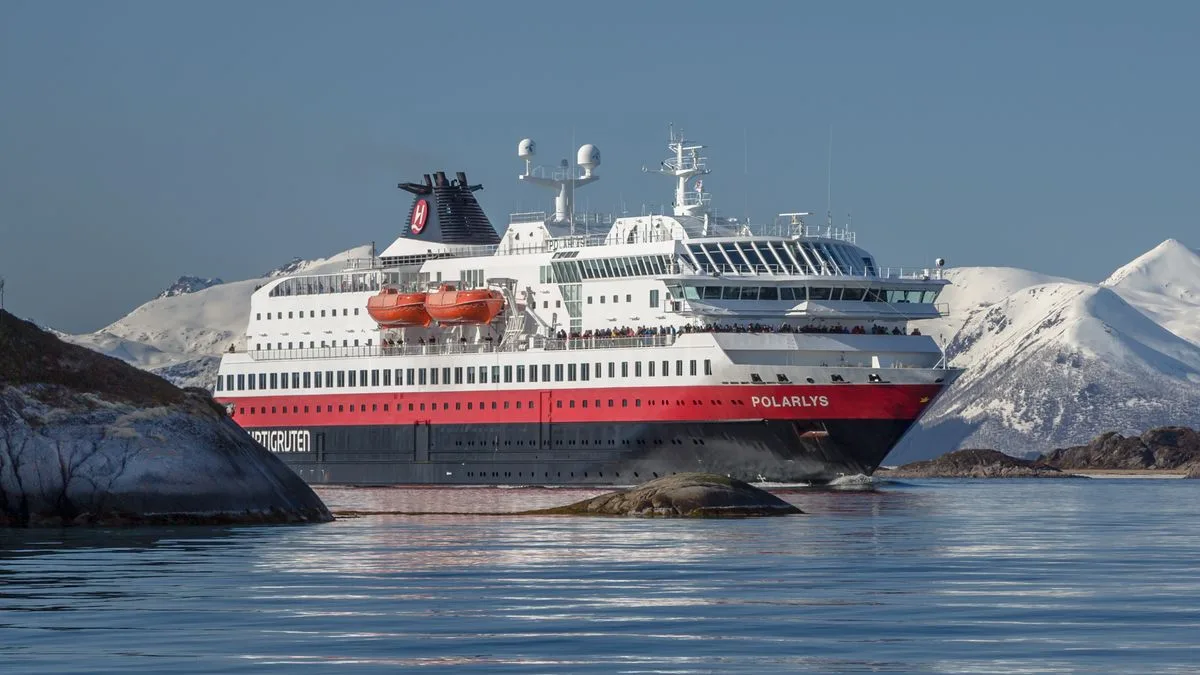 9cbbdf3b69e1-Hurtigruten-Polarlys-Foto-Carsten-Pedersen Hurtigruten Polarlys Foto Carsten Pedersen