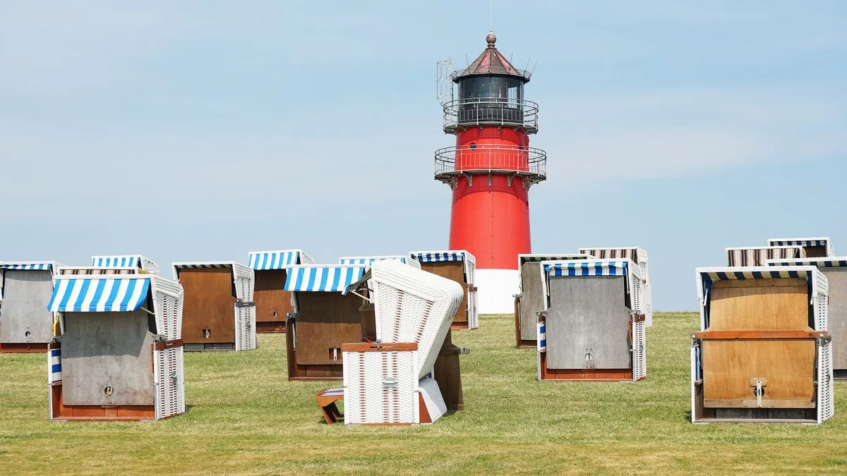 Buesum Nordsee Strandkorb symbol Foto istock Axel Bueckert Buesum Nordsee Strandkorb symbol Foto istock Axel Bueckert