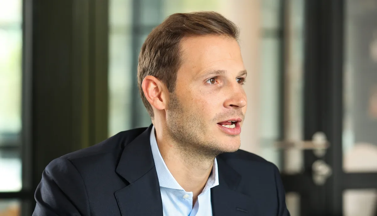 a4065cfc0a38-Adrian-Lindner_Interview_02 Adrian Lindner CEO Lindner Hotel Group