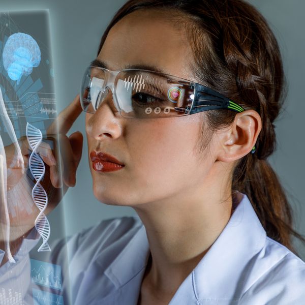 Augmented Reality AR Brille Foto iStock smetamorworks
