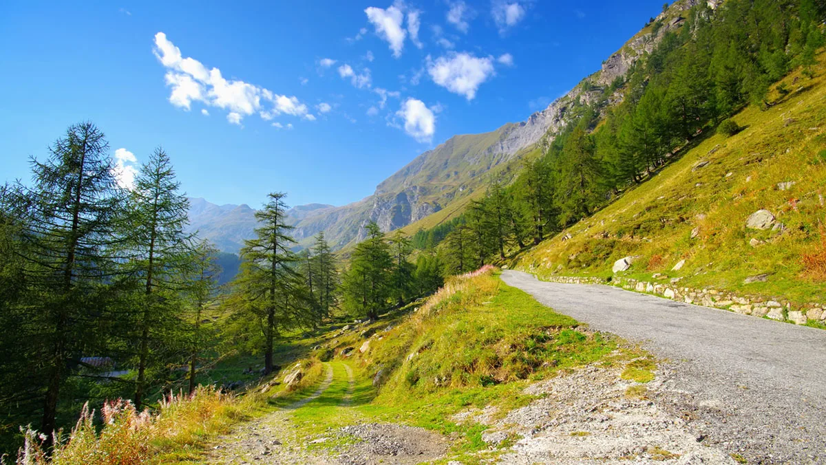 84e1c428732e-Schweiz-Tessin-Maggiatal-iStock-LianeM-2048553038 Schweiz Tessin Maggiatal