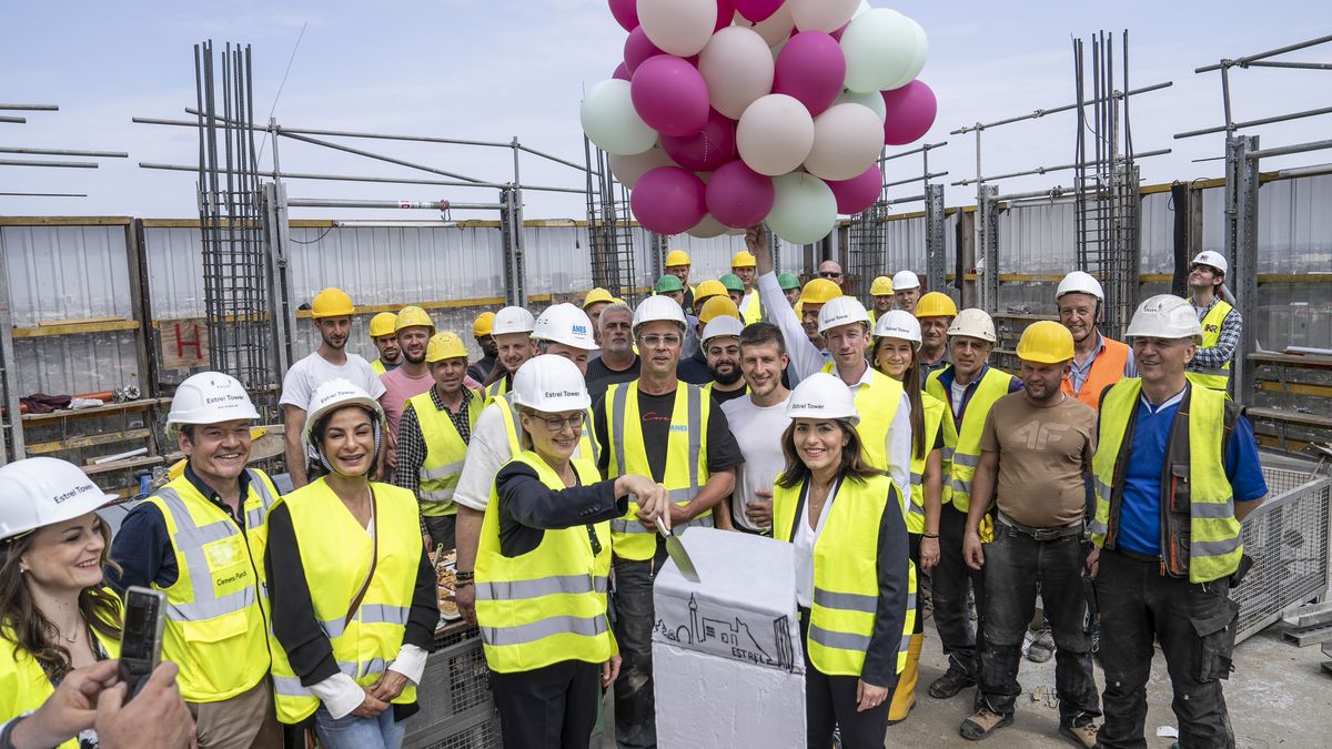 Estrel Tower Baustelle Foto Estrel Andreas Friese