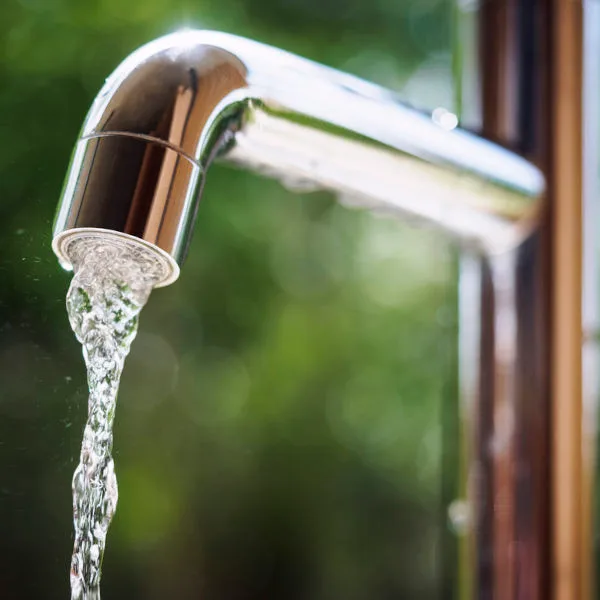 Leitungswasser Trinken Wasserhahn Wasser