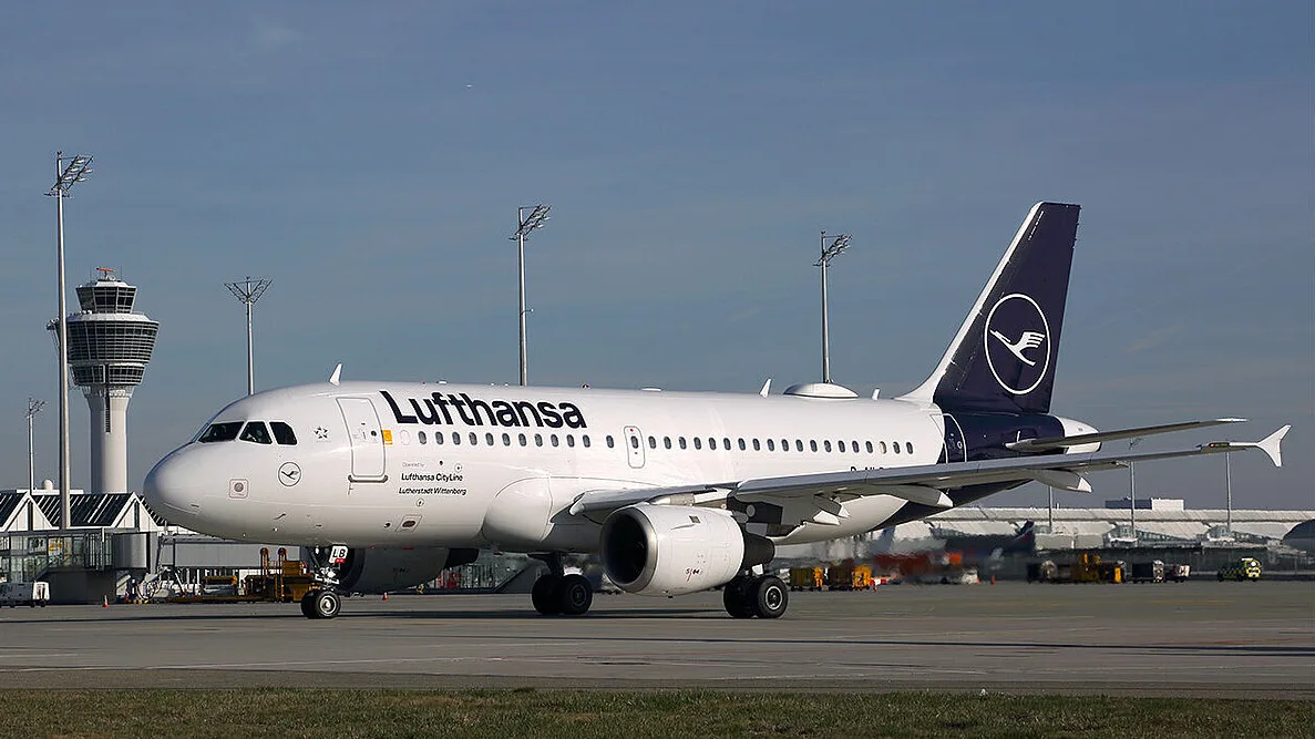 b74f9314deda-Lufthansa-Cityline Lufthansa Cityline