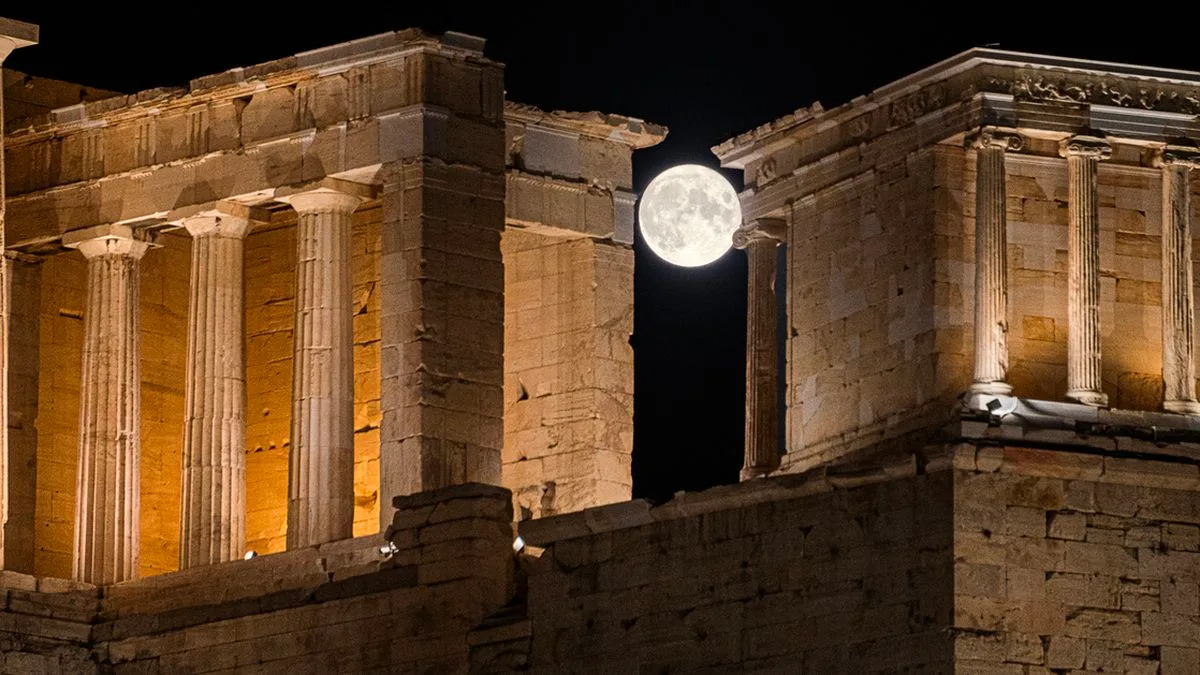 bd2fe96f1bc5-Griechenland-Athen-Akropolis-Vollmond-Foto-iStock-Lina-Badeka Griechenland Athen Akropolis Vollmond Foto iStock Lina Badeka