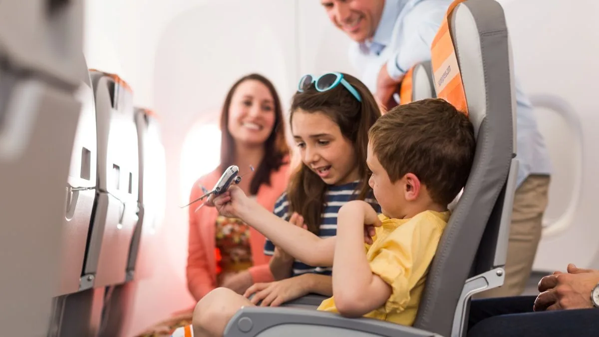 d9bd41acfdad-12_SunExpress-Airlines_Reisen-mit-Kindern_Family_1032 Sun Express Airlines Companyweek Reisen mit Kindern Familie an Bord