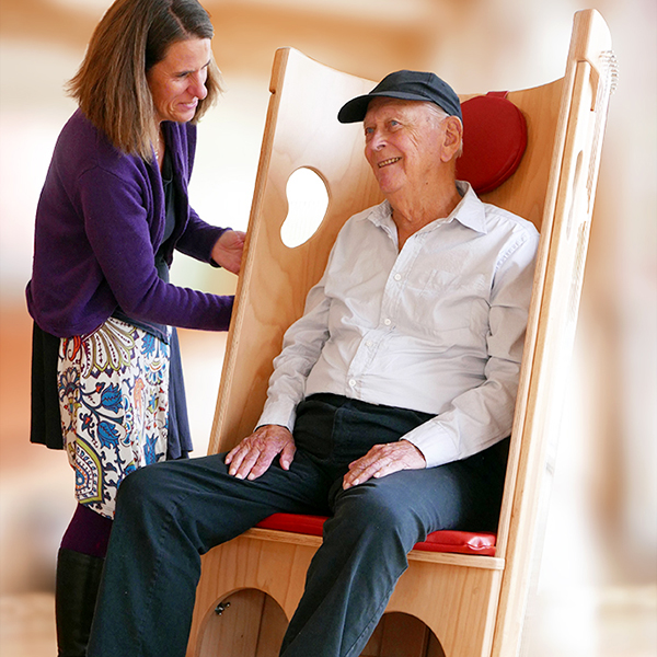 Allton Klangmassage Schaukelstuhl.jpg