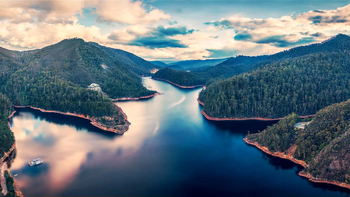 Australien Tasmanien Lake Cethana iStock tsvibrav-638085242 Tamanien Lake Cethana