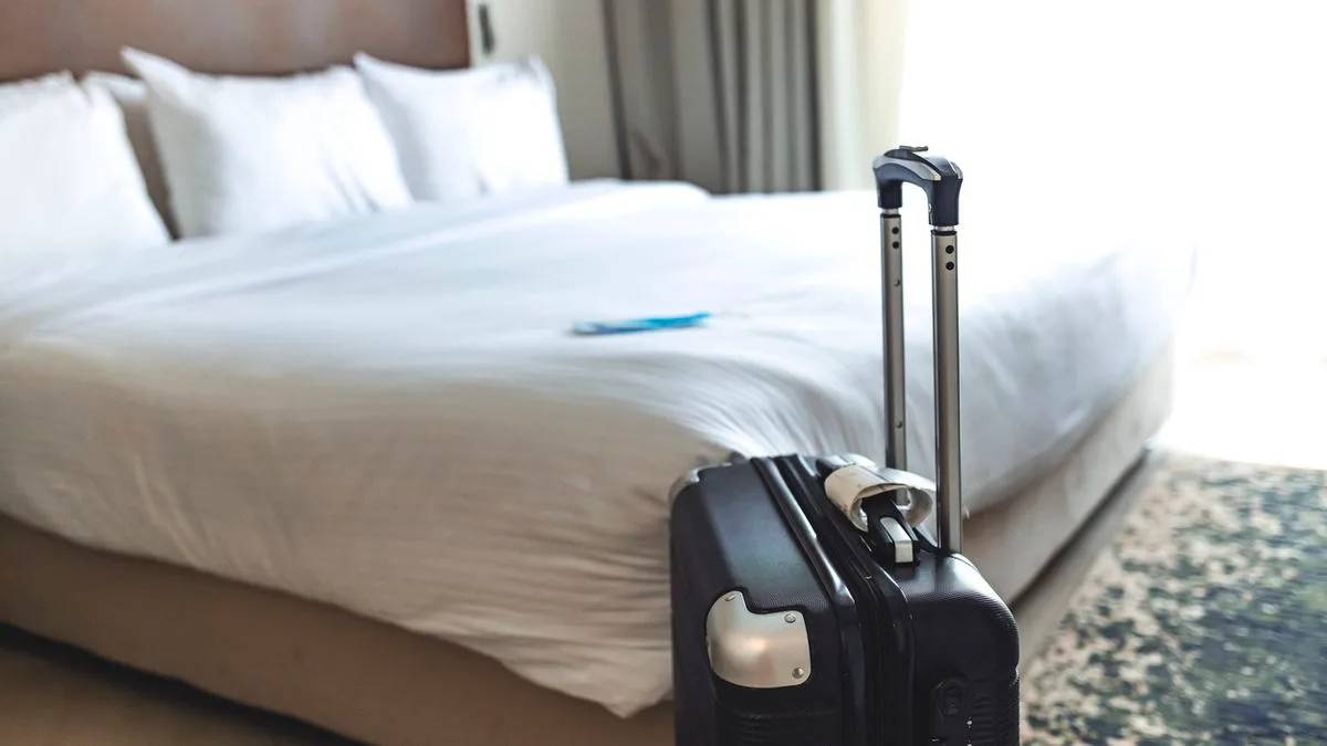 ce42955c862a-Hotel-Hotelbett-Uebernachtung-Foto-iStock-dragana991 Hotel Hotelbett Übernachtung Foto iStock dragana991