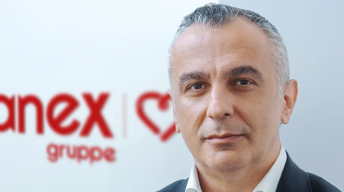 01d69400d3b2-YasirKaracor_ANEXGruppe-08439_Logo_Background_02 Yasir Karaçor Deutschland-Chef Anex