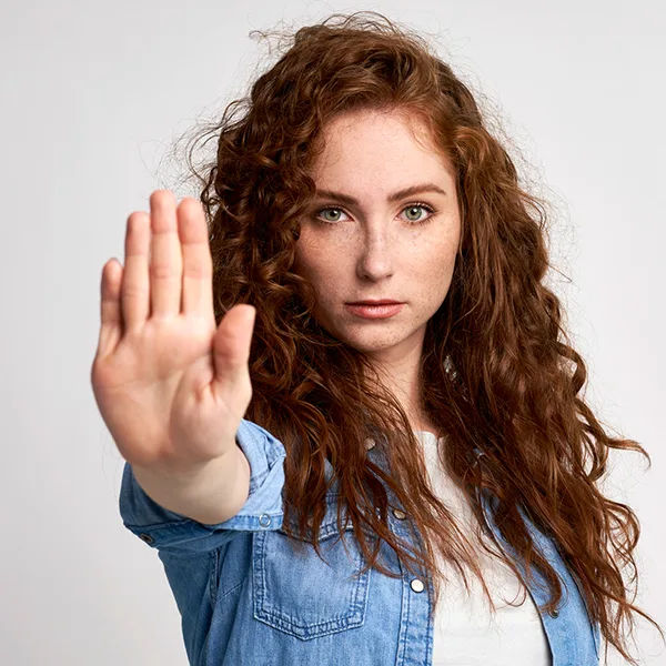 Frau Gewalt Prävention Stopp iStock gpointstudio.jpg