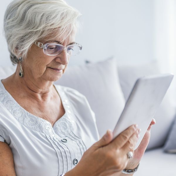 Senioren Tablet Pflegeheim Foto iStock dragana991