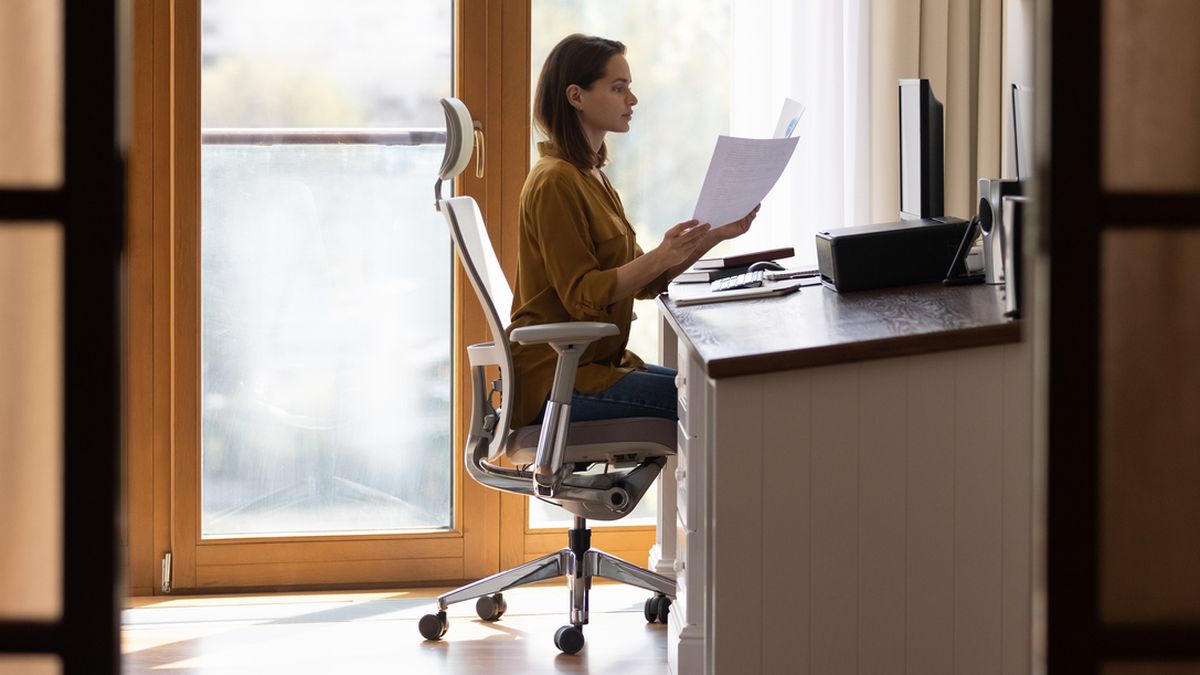 Bürostuhl Foto iStock fizkes