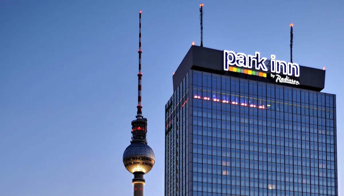 fbbcadd154a3-Park-Inn-by-Radisson-otel-Exterior_1 Park Inn by Radisson Berlin Alexanderplatz